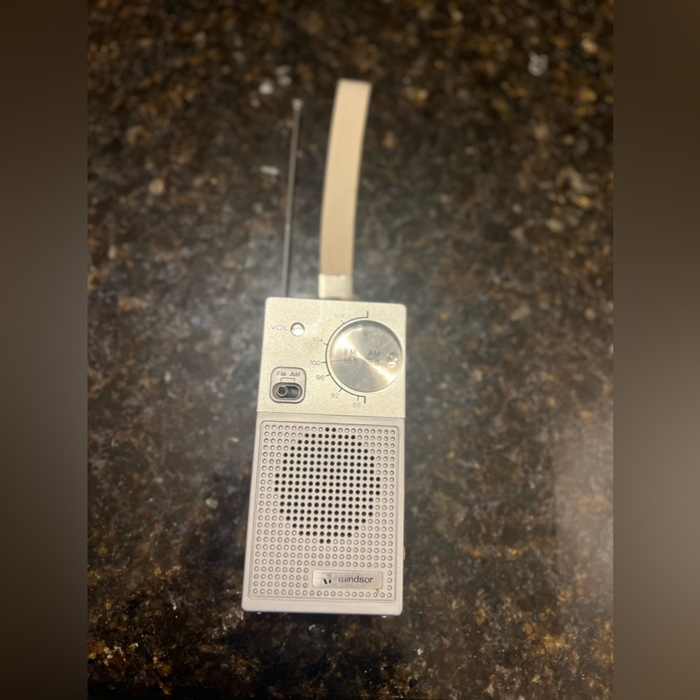 Vintage Windsor Transistor Pocket Radio Model 2024 Tested